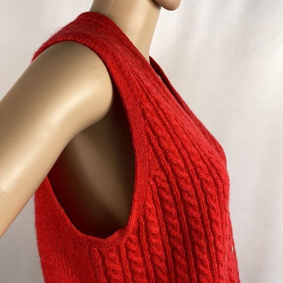 Corporate Woman red 100% wool button front sleeveless sweater size L - Picture 3 of 7